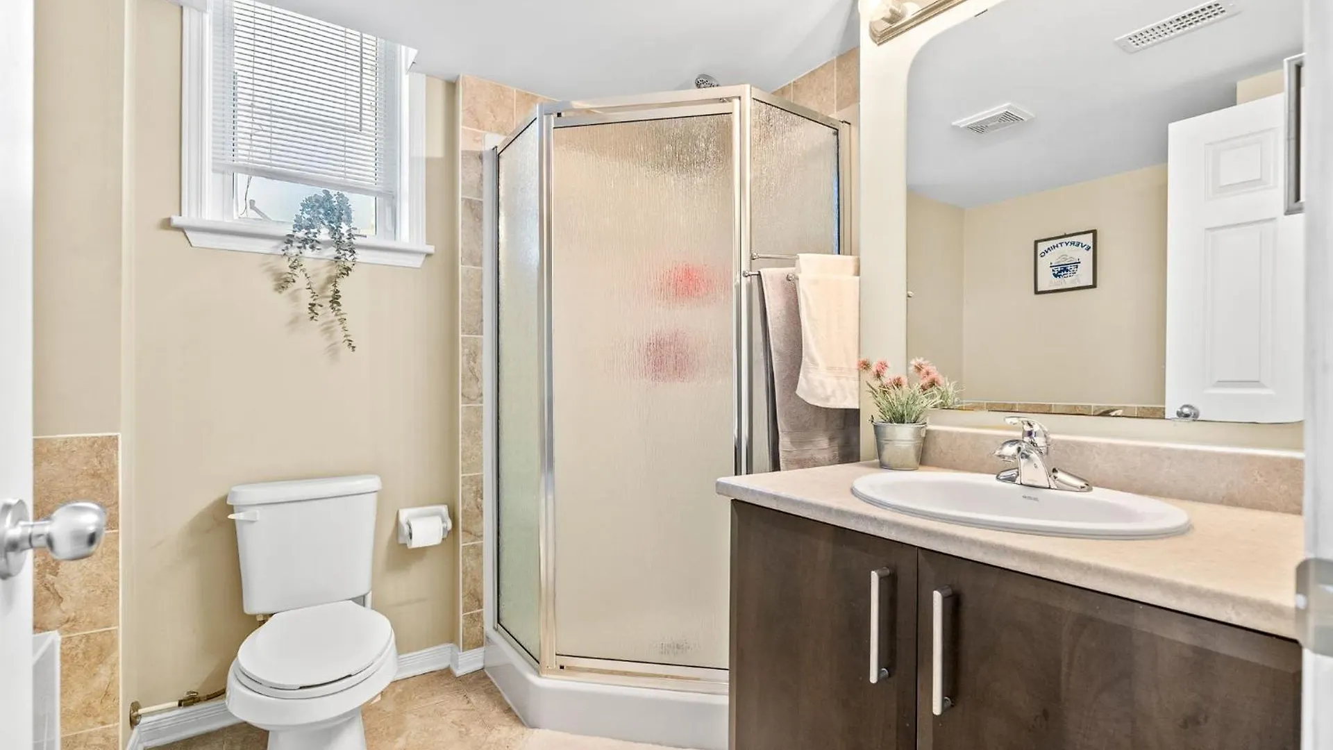Cozy Modern Condo 15 Mins From Dt With Free Parking Ottawa Daire